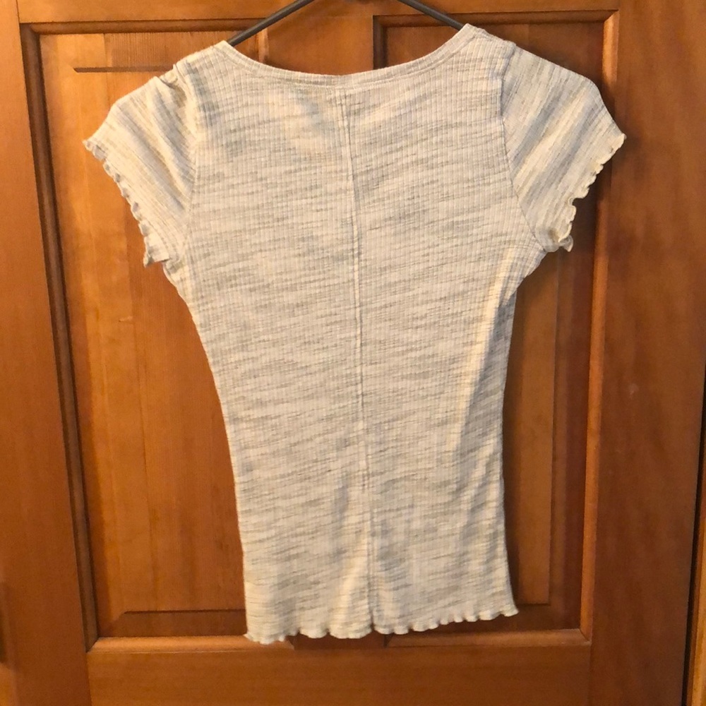 Button up gray Hollister top - Picture 2 of 3